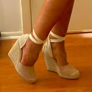 JUSTFAB closed toes Wedge with wrap up ankle